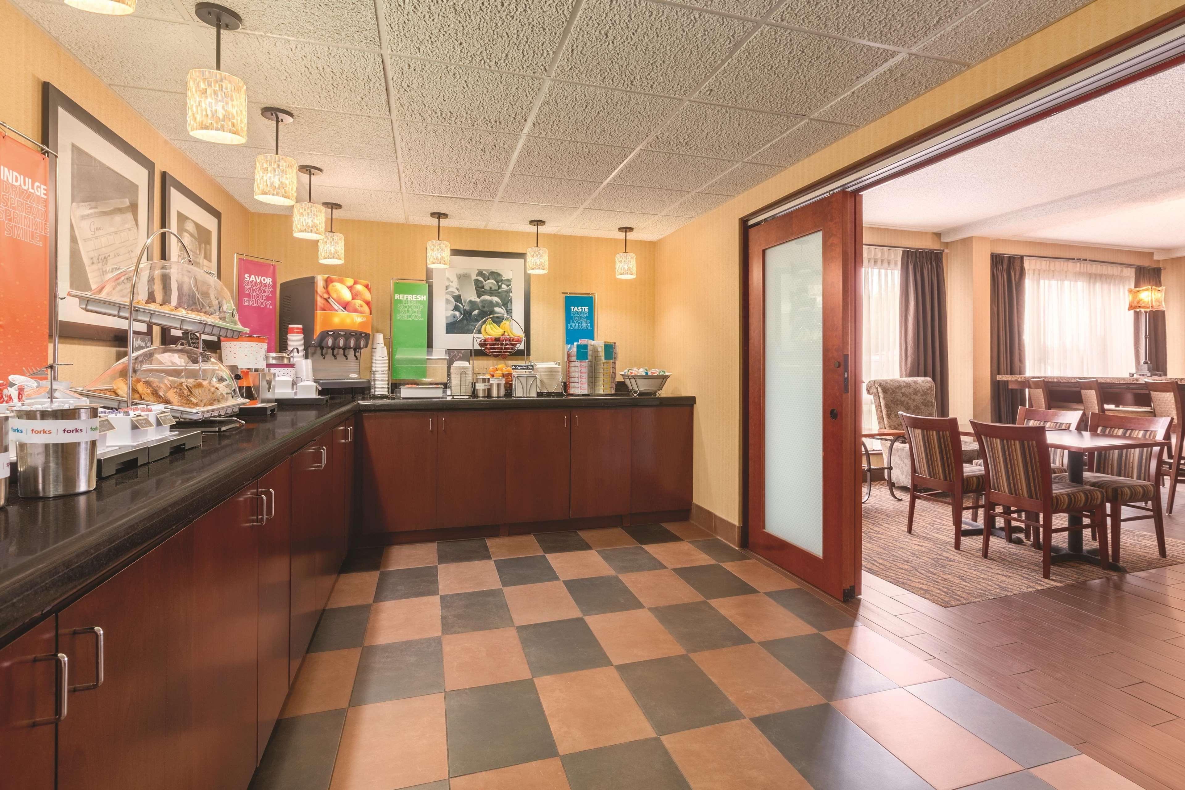Hampton Inn Des Moines-Airport Ngoại thất bức ảnh