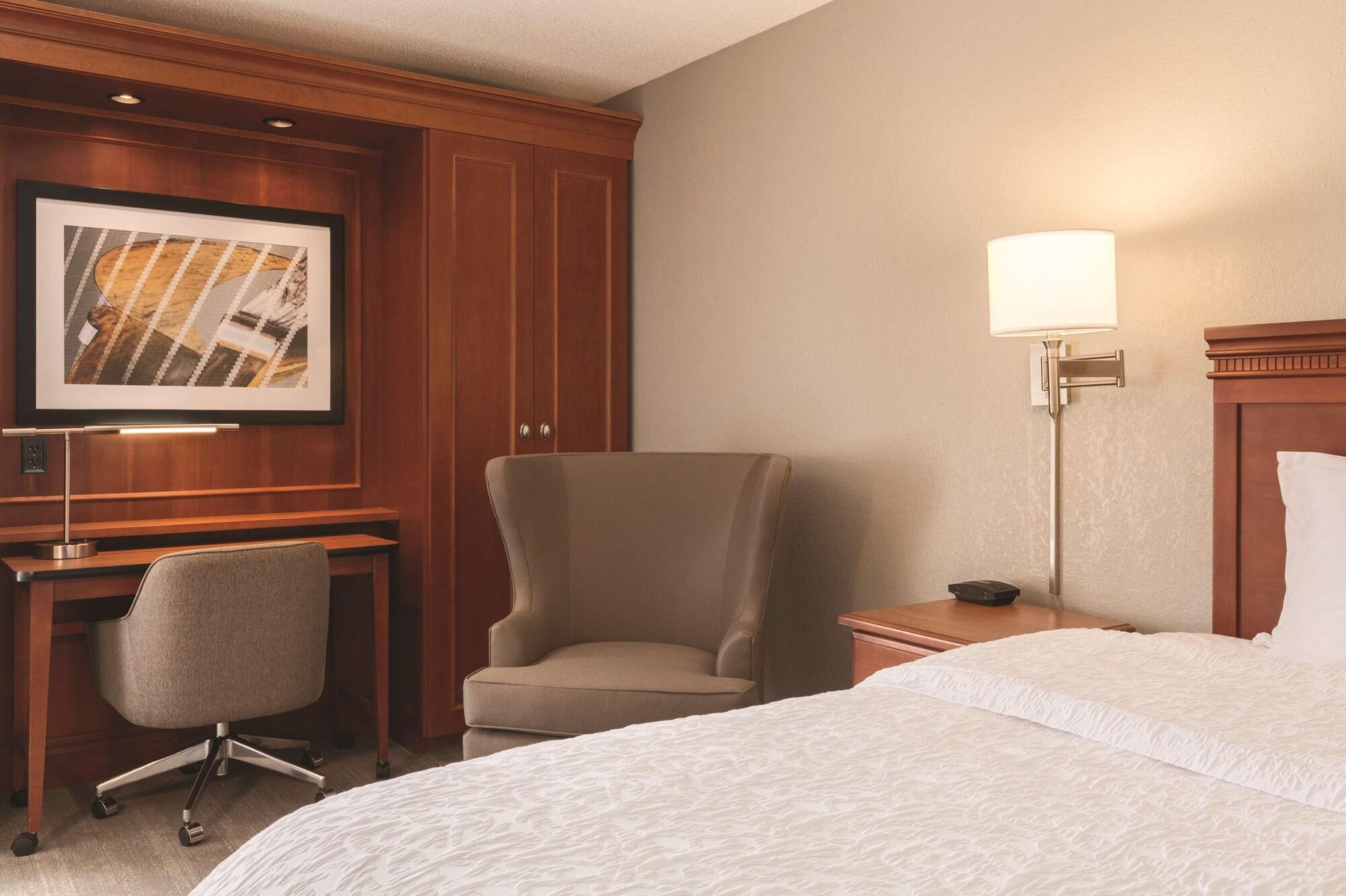 Hampton Inn Des Moines-Airport Ngoại thất bức ảnh