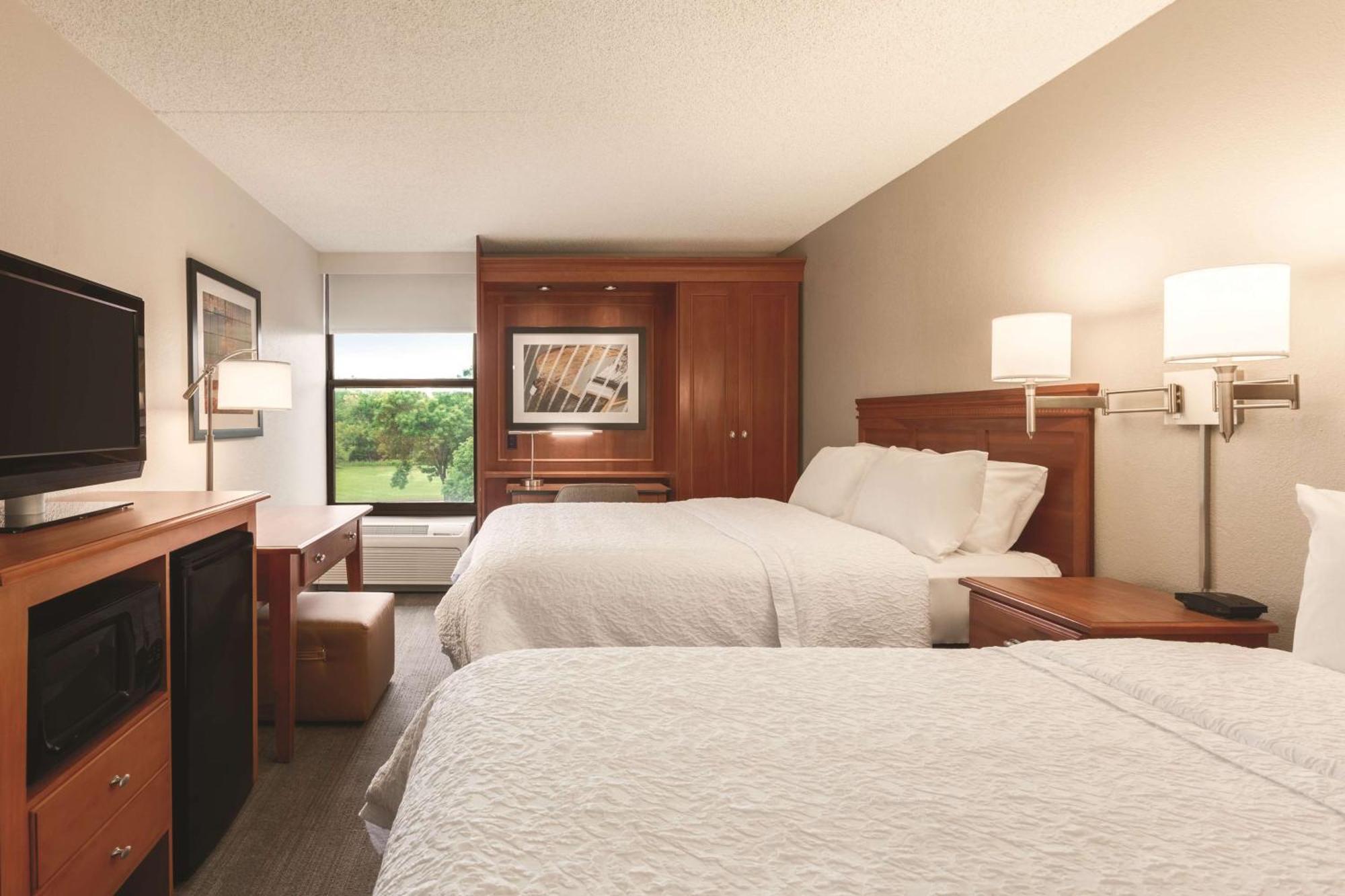 Hampton Inn Des Moines-Airport Ngoại thất bức ảnh