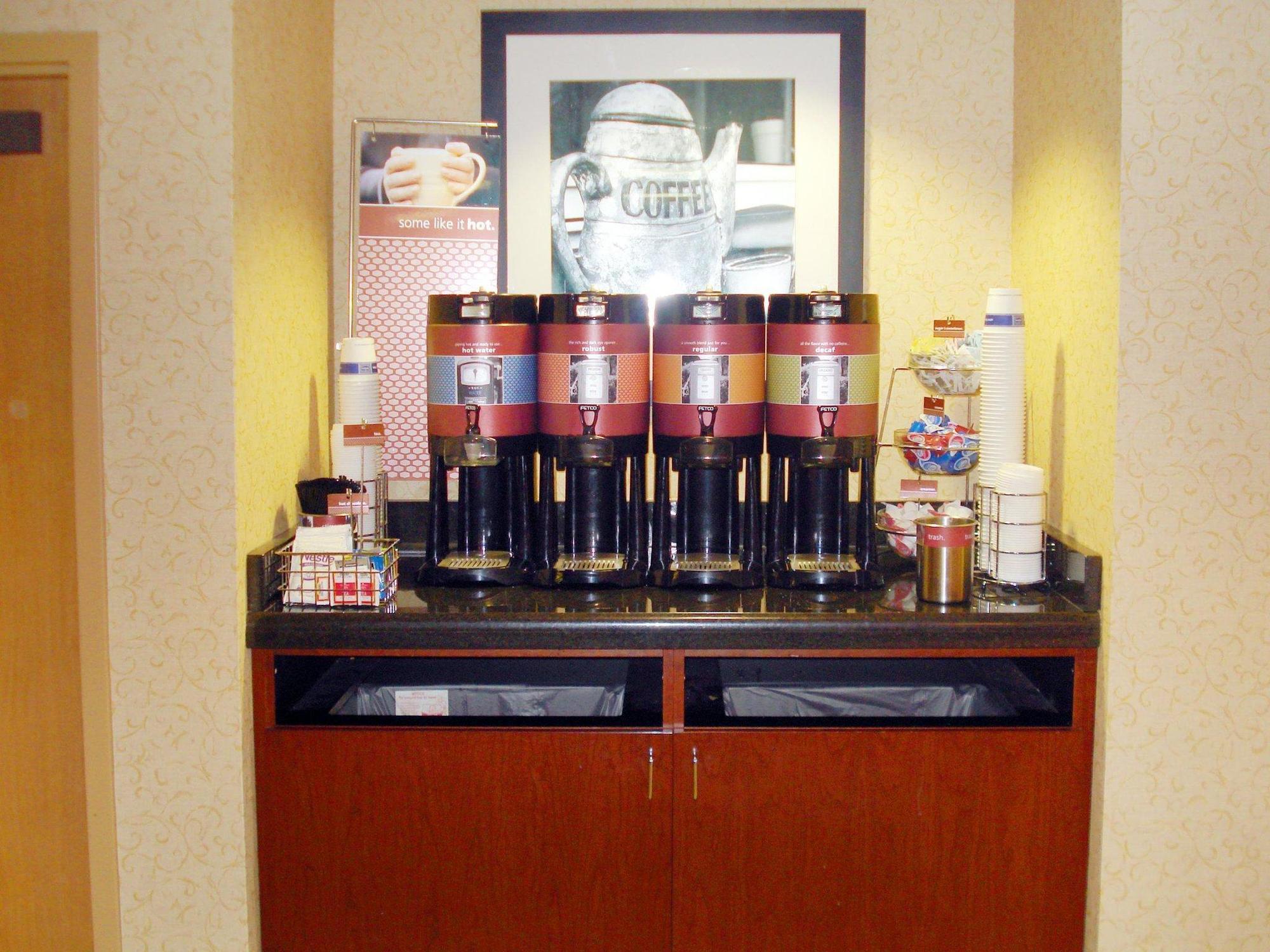 Hampton Inn Des Moines-Airport Ngoại thất bức ảnh